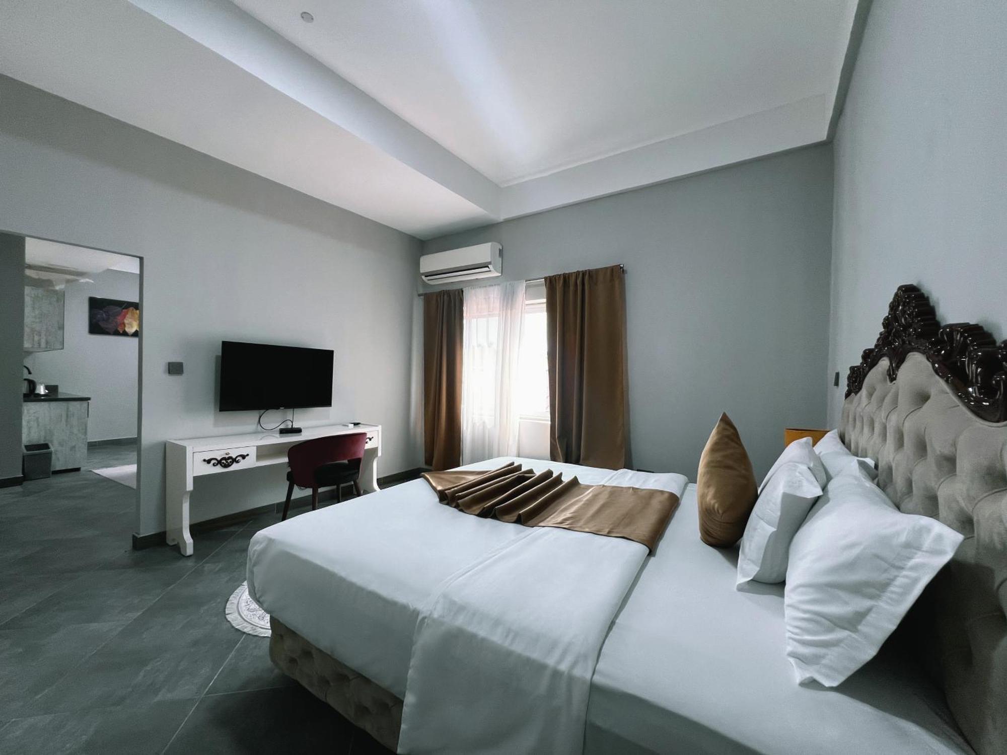 Euro Homes Hotel Accra Kültér fotó
