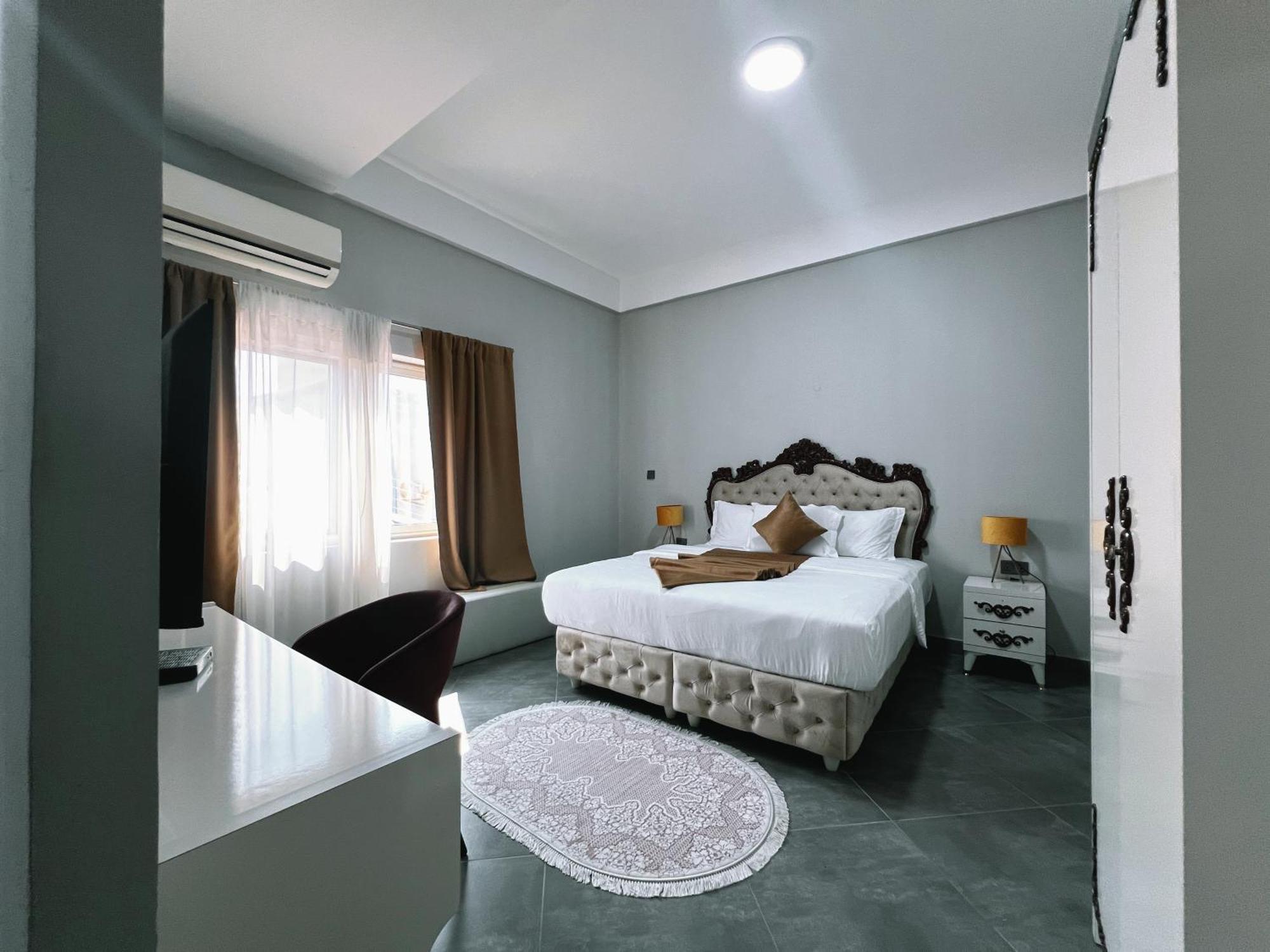 Euro Homes Hotel Accra Kültér fotó