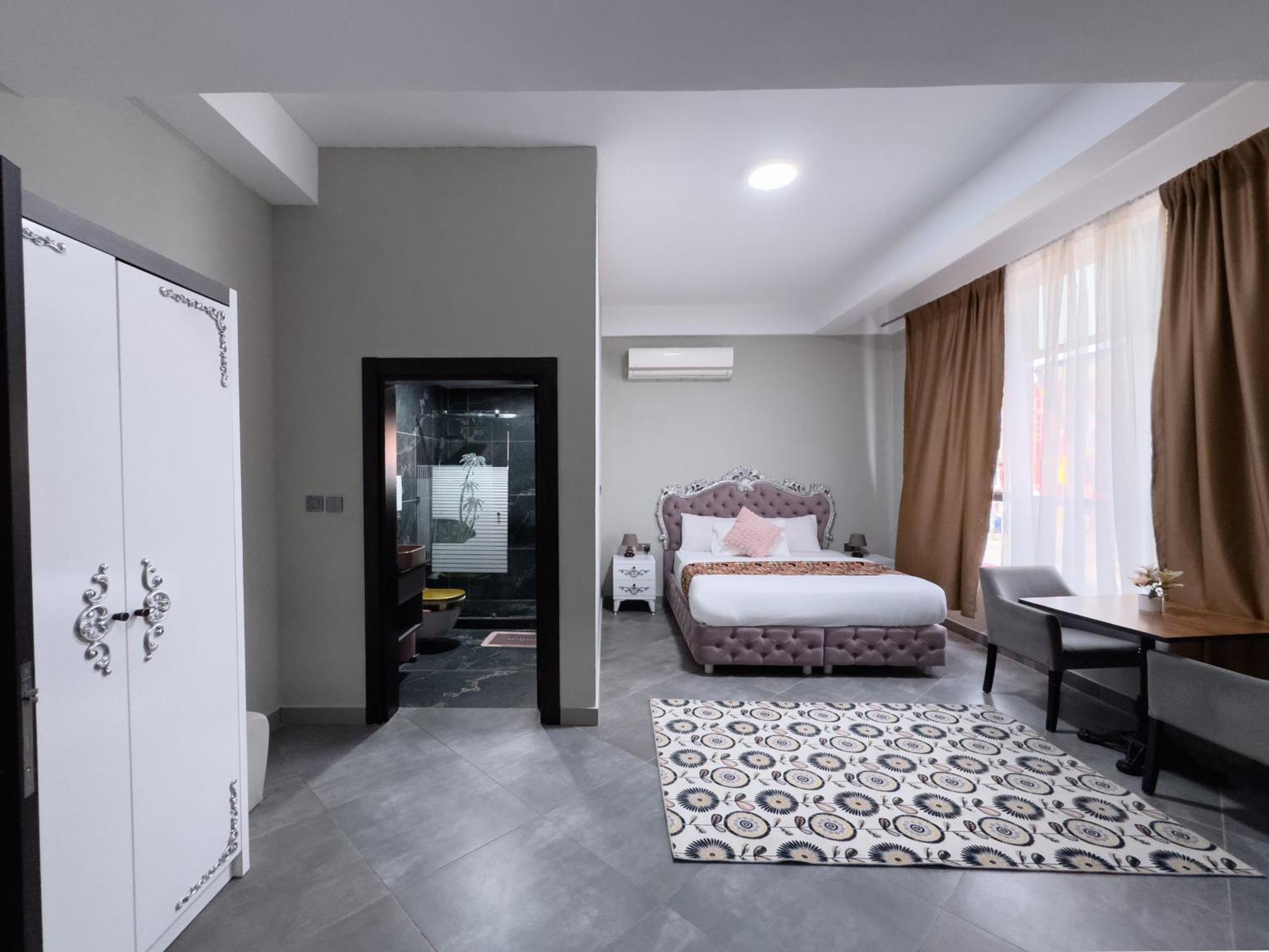 Euro Homes Hotel Accra Kültér fotó