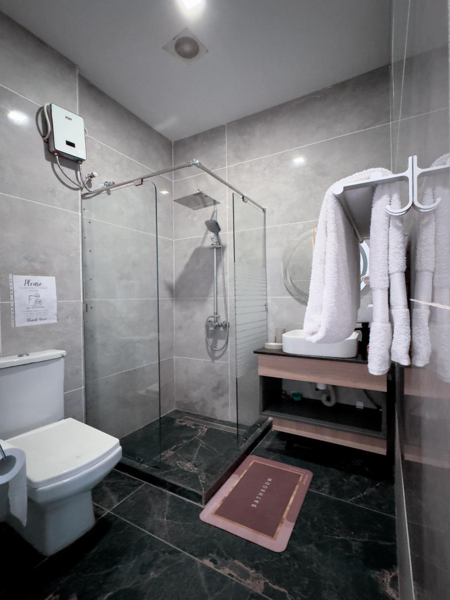 Euro Homes Hotel Accra Kültér fotó