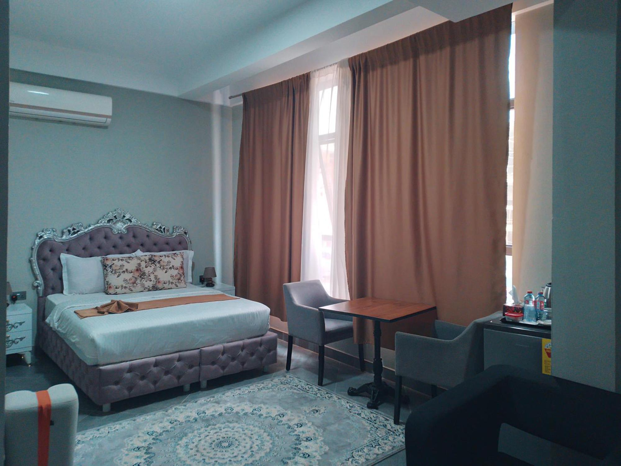 Euro Homes Hotel Accra Kültér fotó